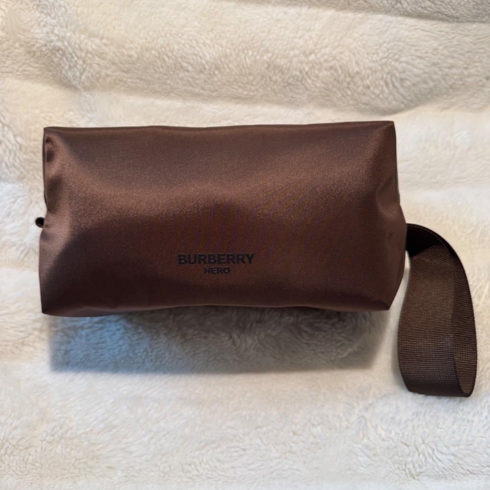 NEW Burberry Hero Chocolate Brown Travel Makeup Bag Zippered Pouch w/Strap